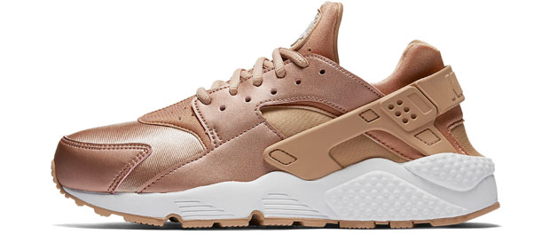 Nike Air Huarache SE rose gold