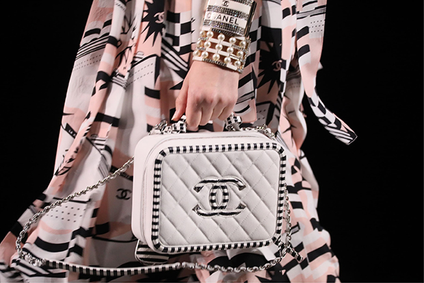 Chanel Cruise show 2018 2019 bags