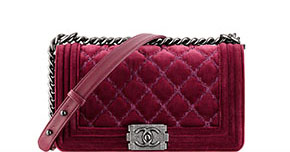 Chanel pre-fall tassen Boy red velvet