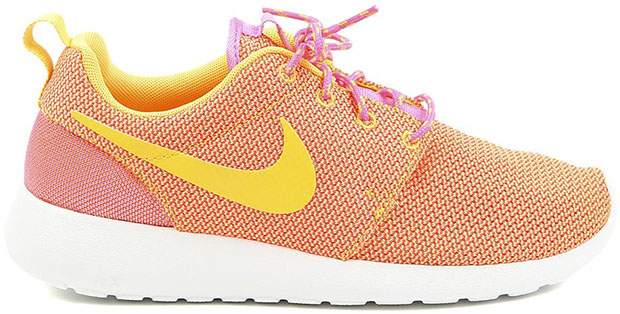 Nike roshe run pink yellow